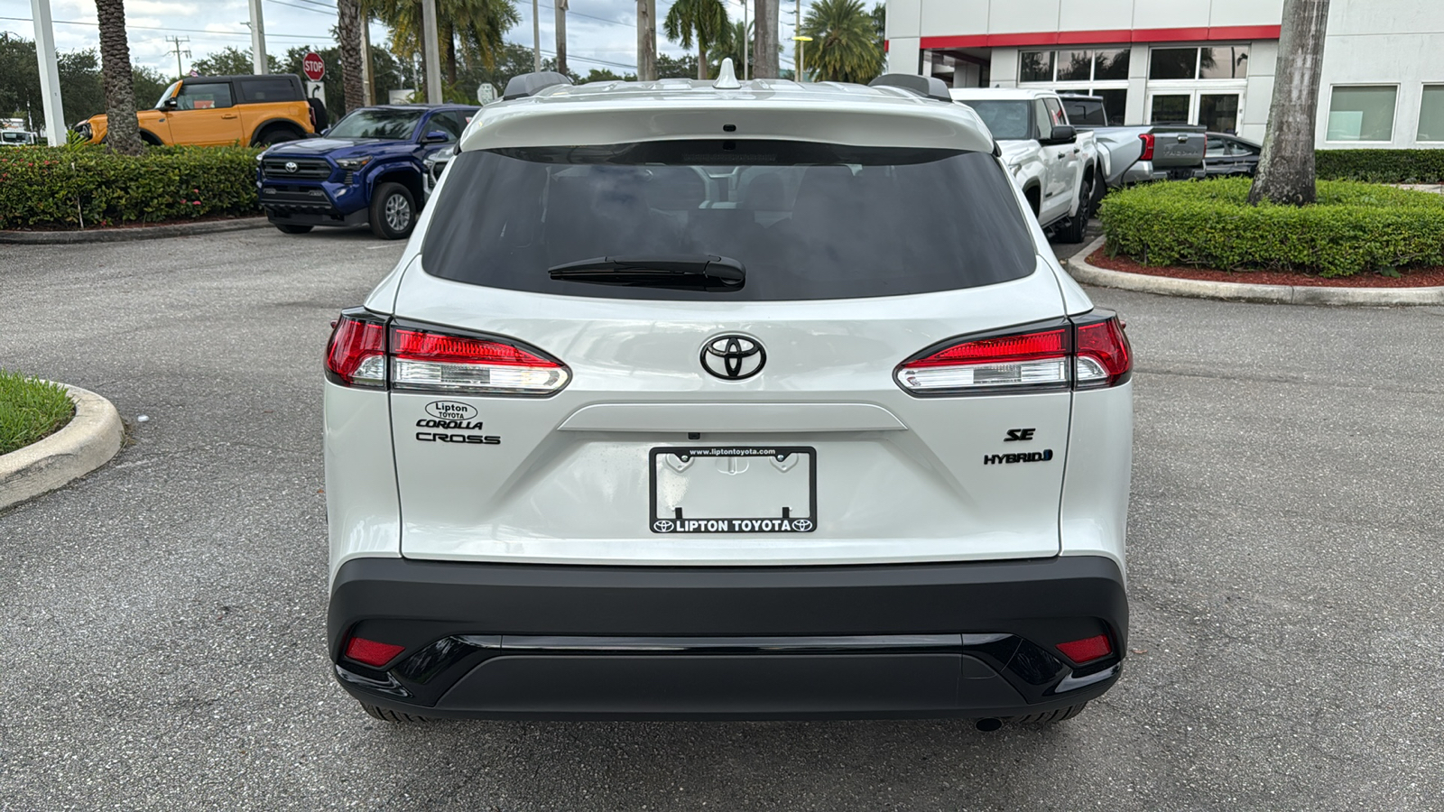 2024 Toyota Corolla Cross Hybrid SE 6