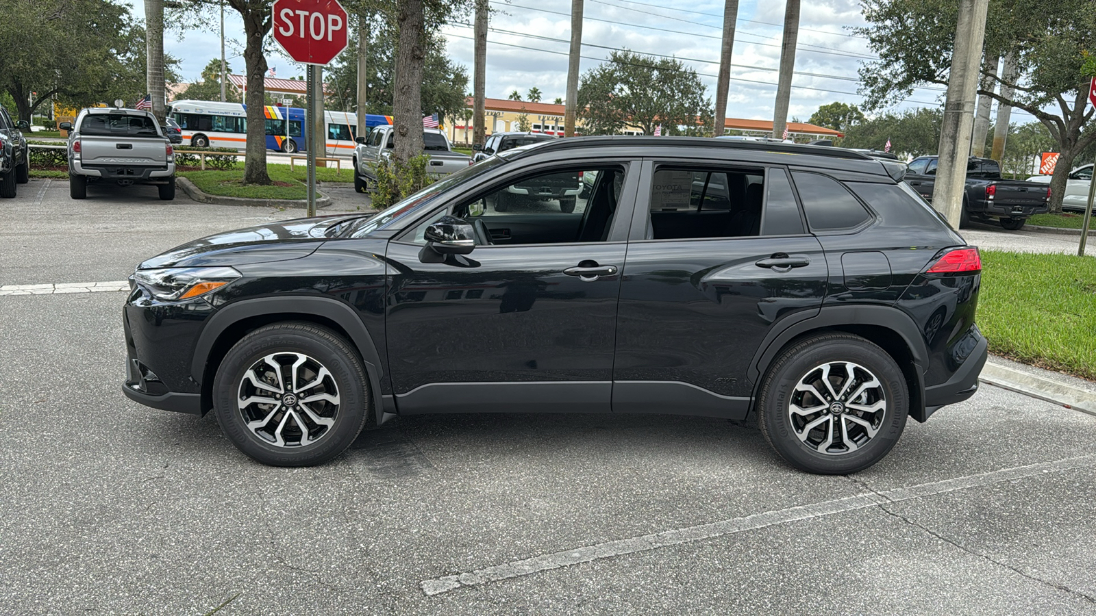 2024 Toyota Corolla Cross Hybrid SE 4