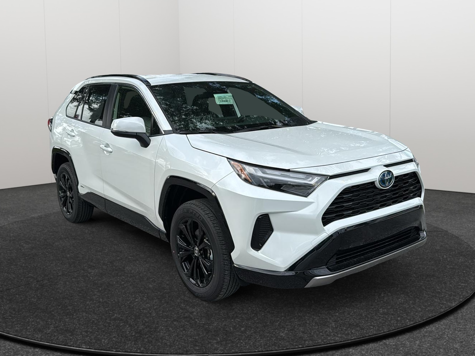 2024 Toyota RAV4 Hybrid SE 1