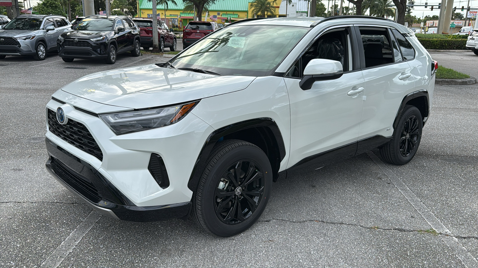 2024 Toyota RAV4 Hybrid SE 3