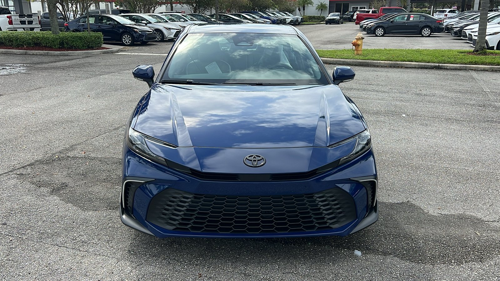 2025 Toyota Camry SE 2