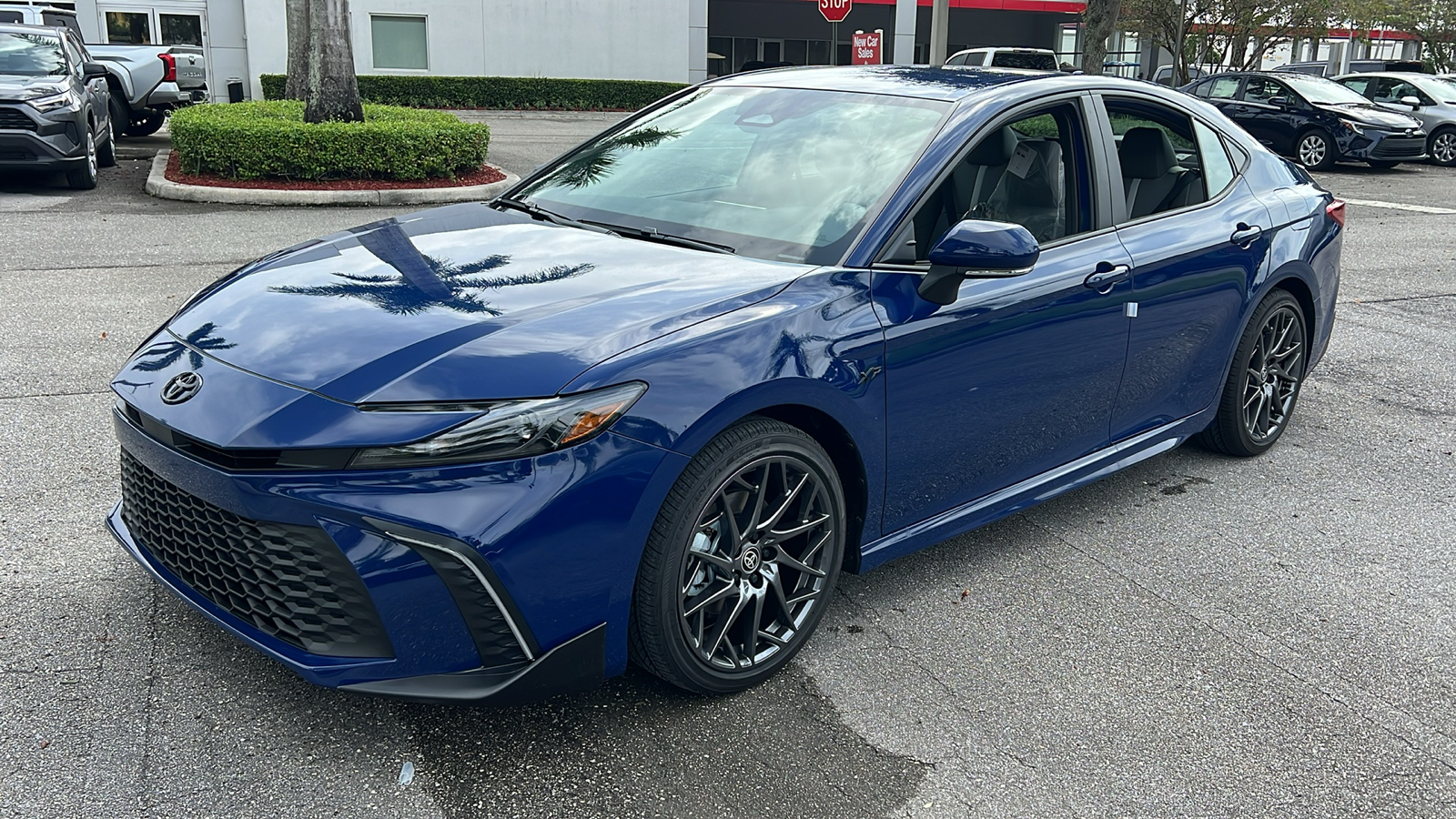 2025 Toyota Camry SE 3