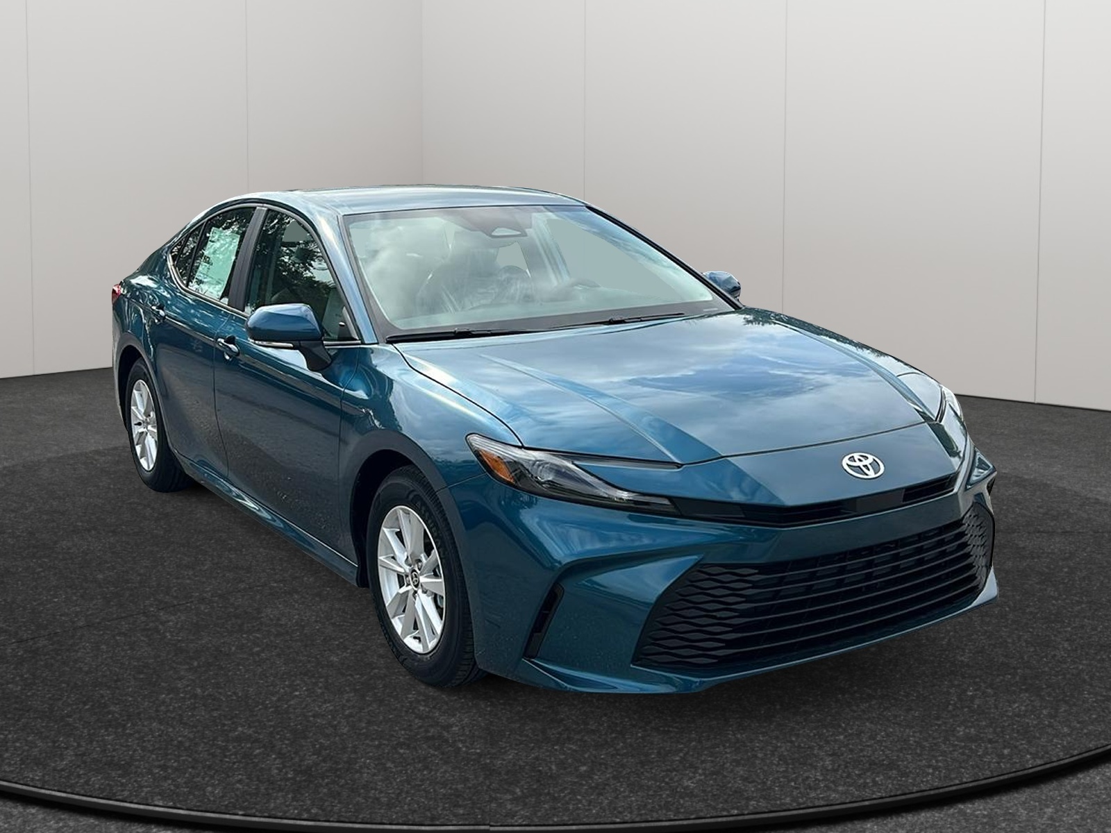 2025 Toyota Camry LE 1