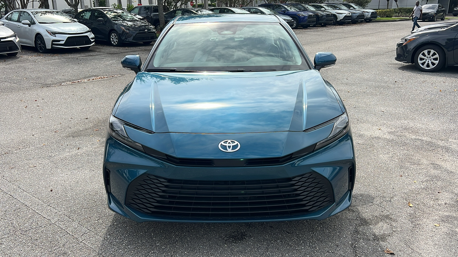 2025 Toyota Camry LE 2