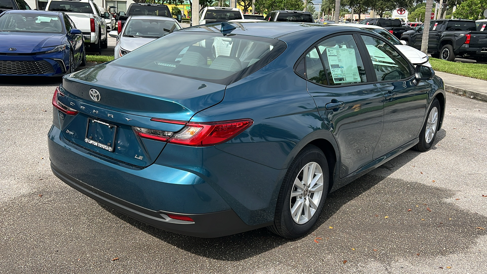 2025 Toyota Camry LE 10