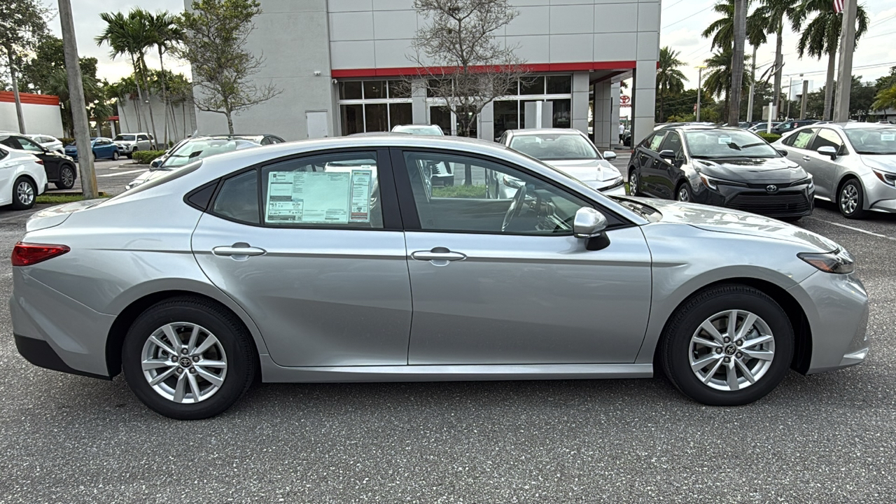 2025 Toyota Camry LE 11