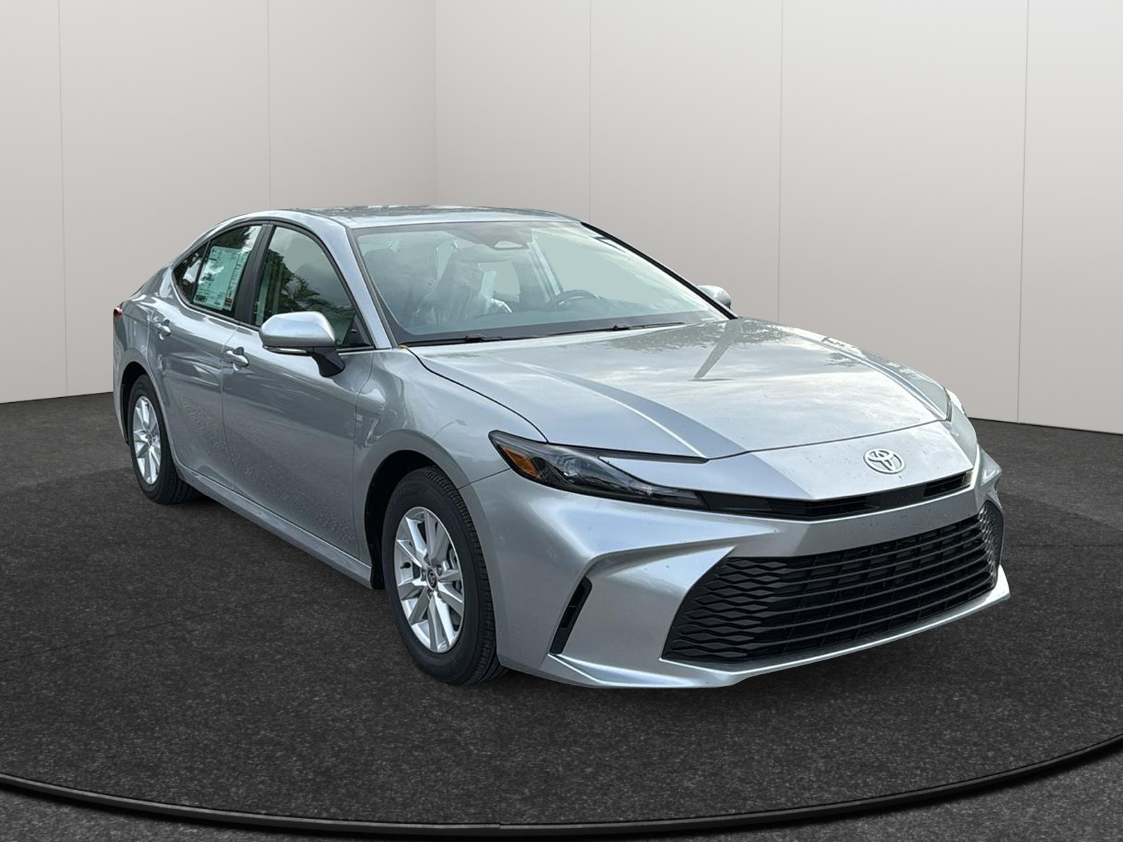 2025 Toyota Camry LE 1