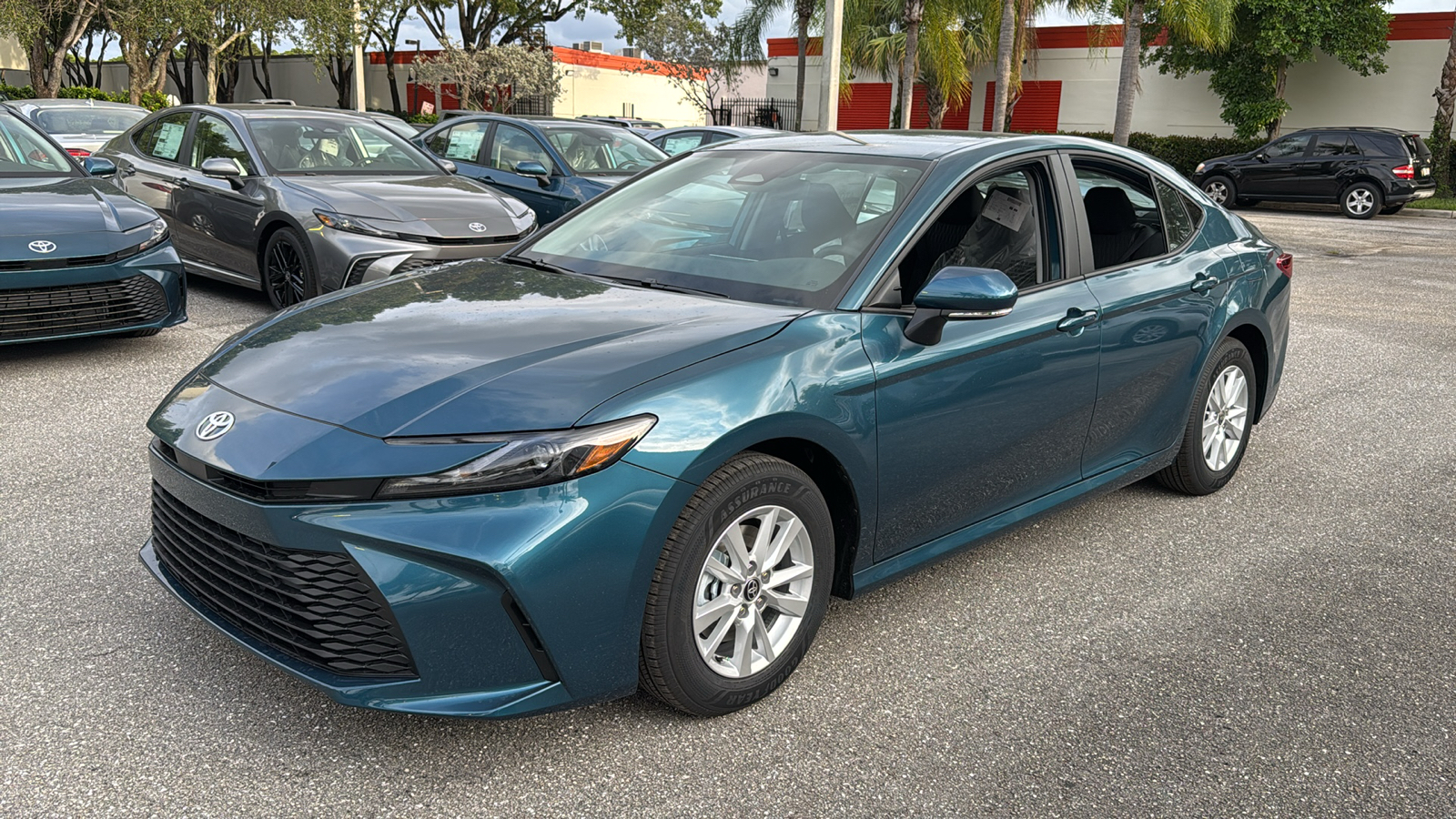 2025 Toyota Camry LE 3