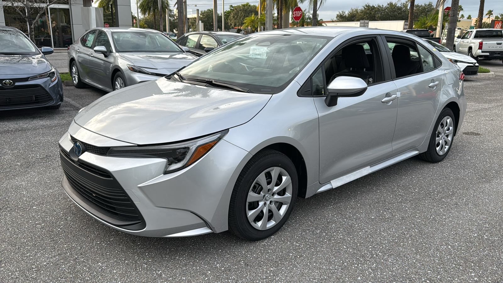 2025 Toyota Corolla Hybrid LE 3