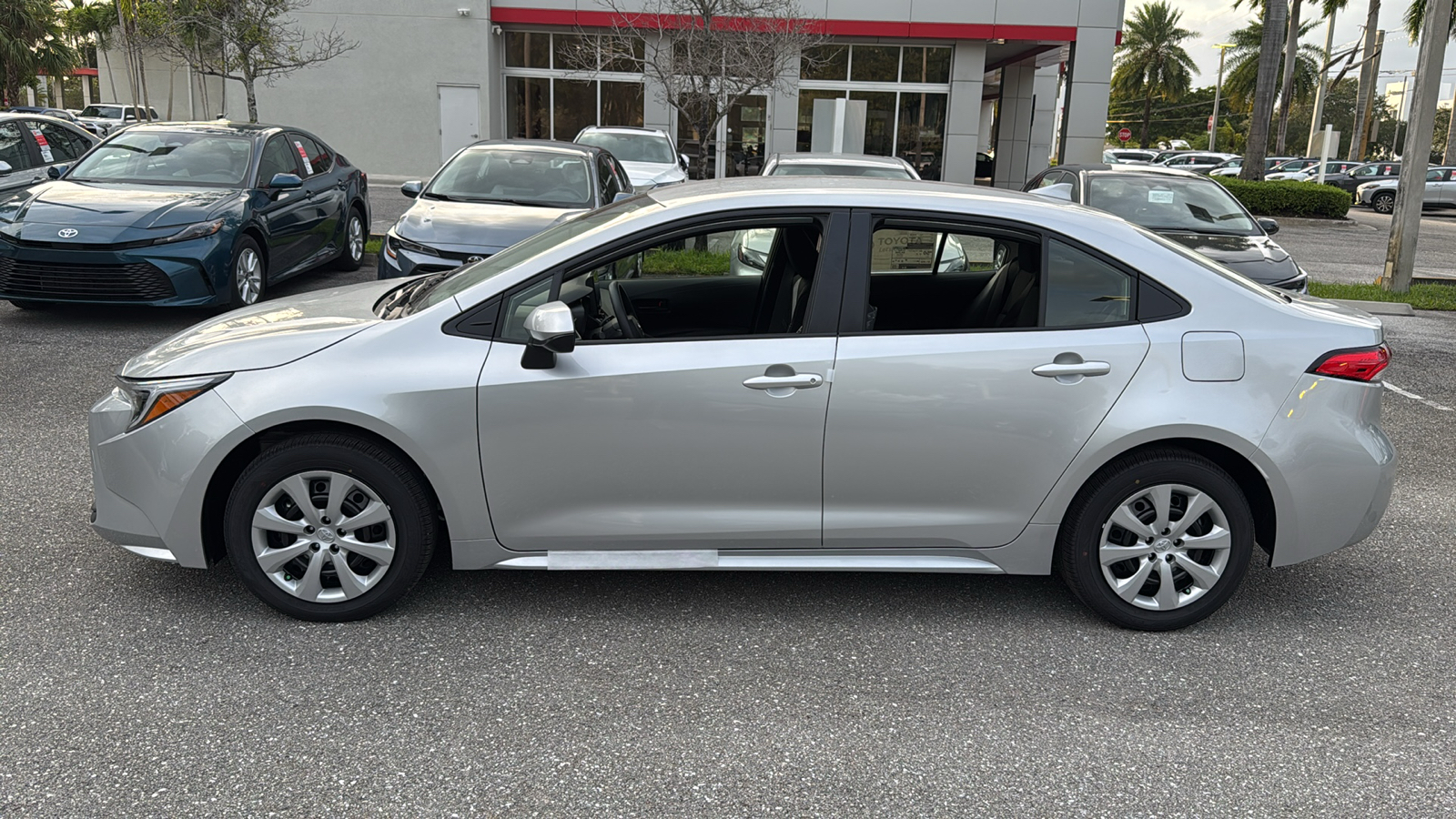 2025 Toyota Corolla Hybrid LE 4