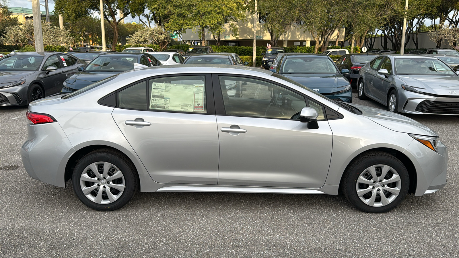 2025 Toyota Corolla Hybrid LE 11