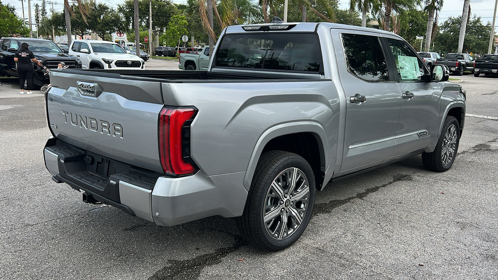 2024 Toyota Tundra Hybrid Capstone 9