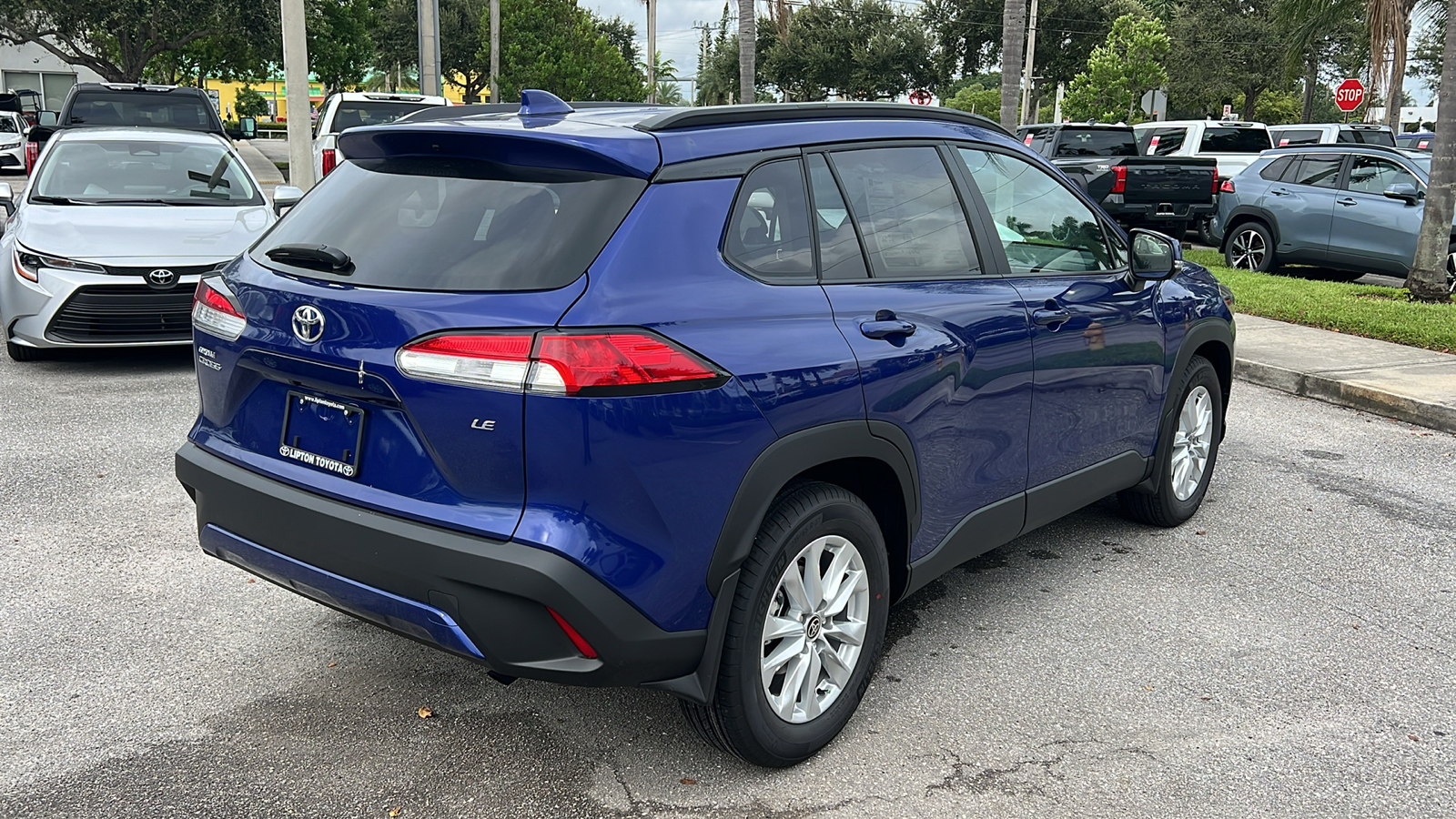 2024 Toyota Corolla Cross LE 10