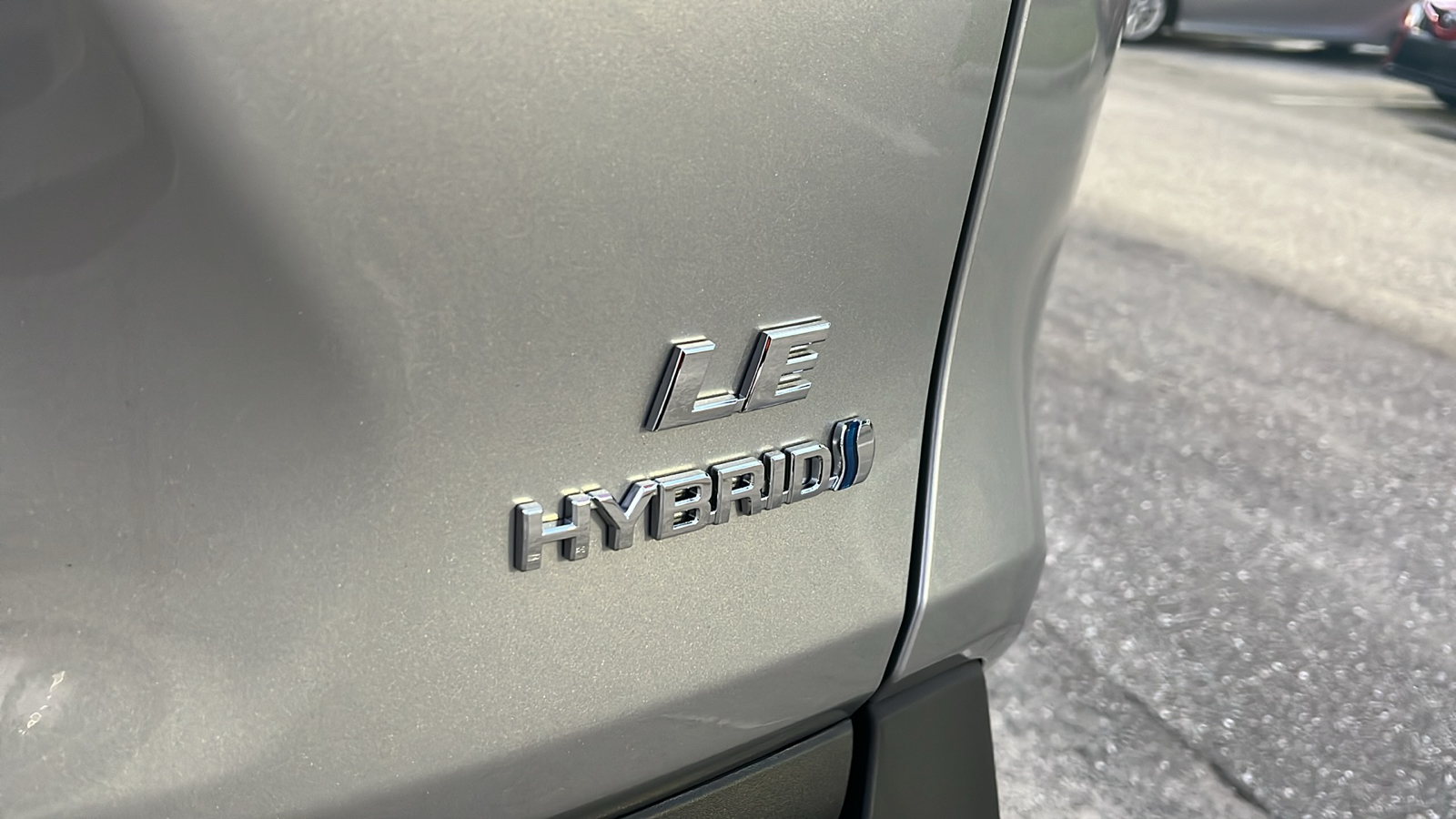 2024 Toyota RAV4 Hybrid LE 8