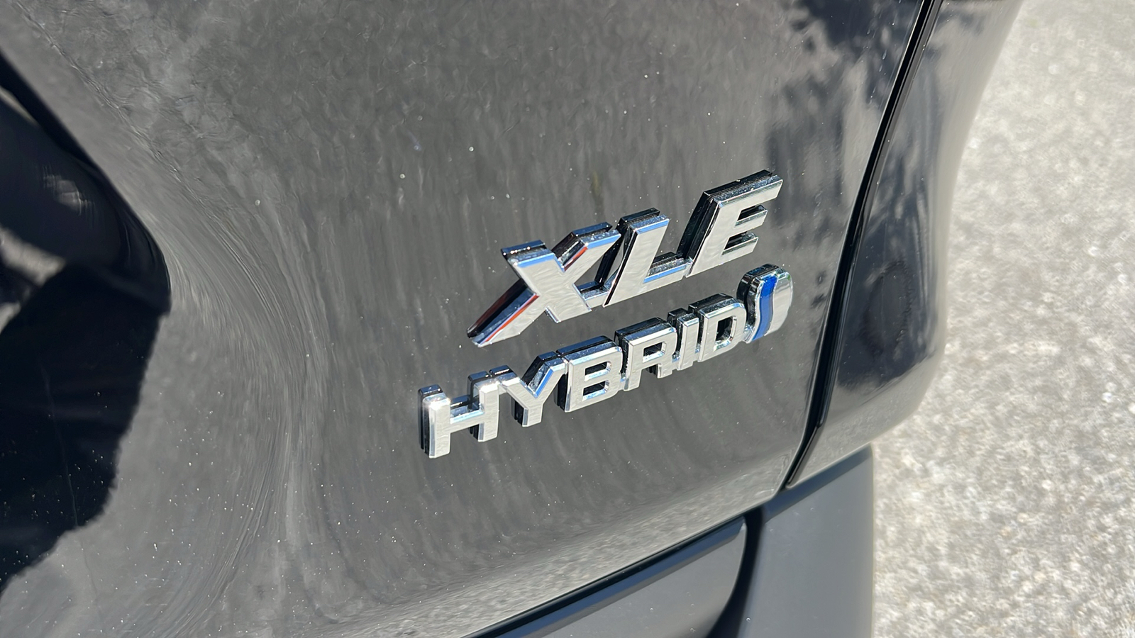 2024 Toyota RAV4 Hybrid XLE Premium 8