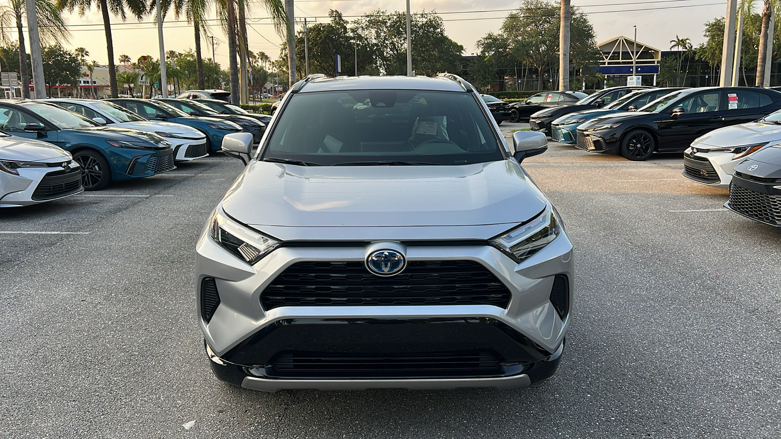 2024 Toyota RAV4 Hybrid SE 2