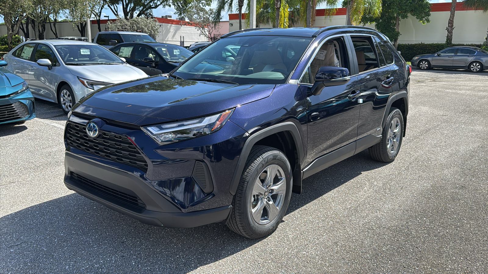 2024 Toyota RAV4 Hybrid XLE 3