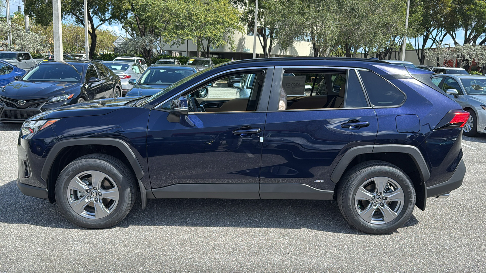 2024 Toyota RAV4 Hybrid XLE 4