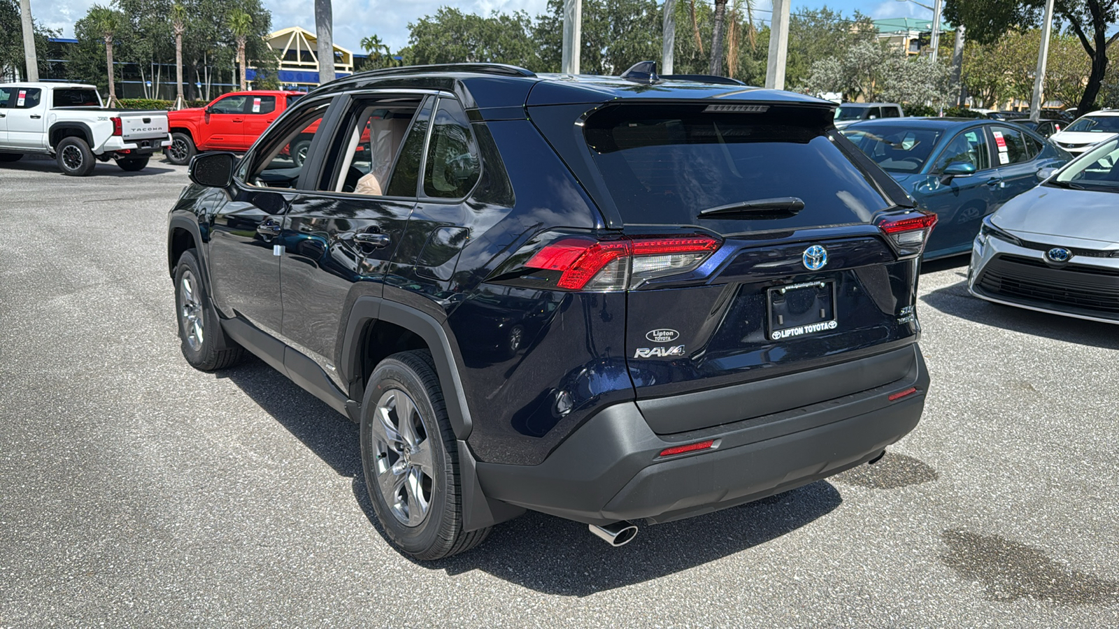 2024 Toyota RAV4 Hybrid XLE 5