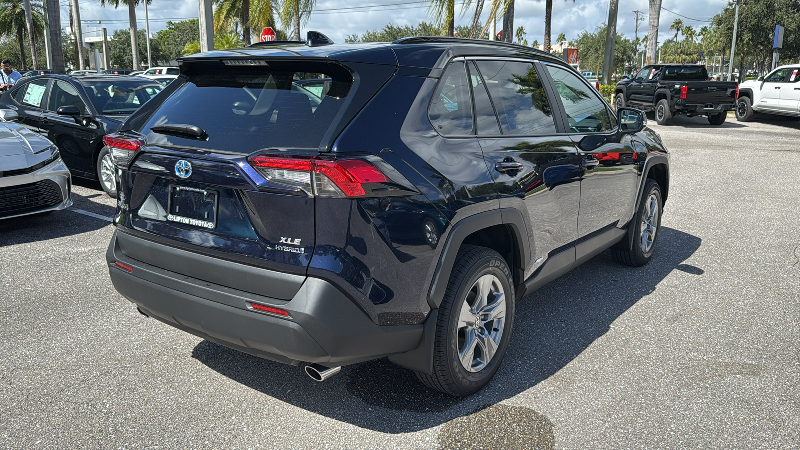 2024 Toyota RAV4 Hybrid XLE 10