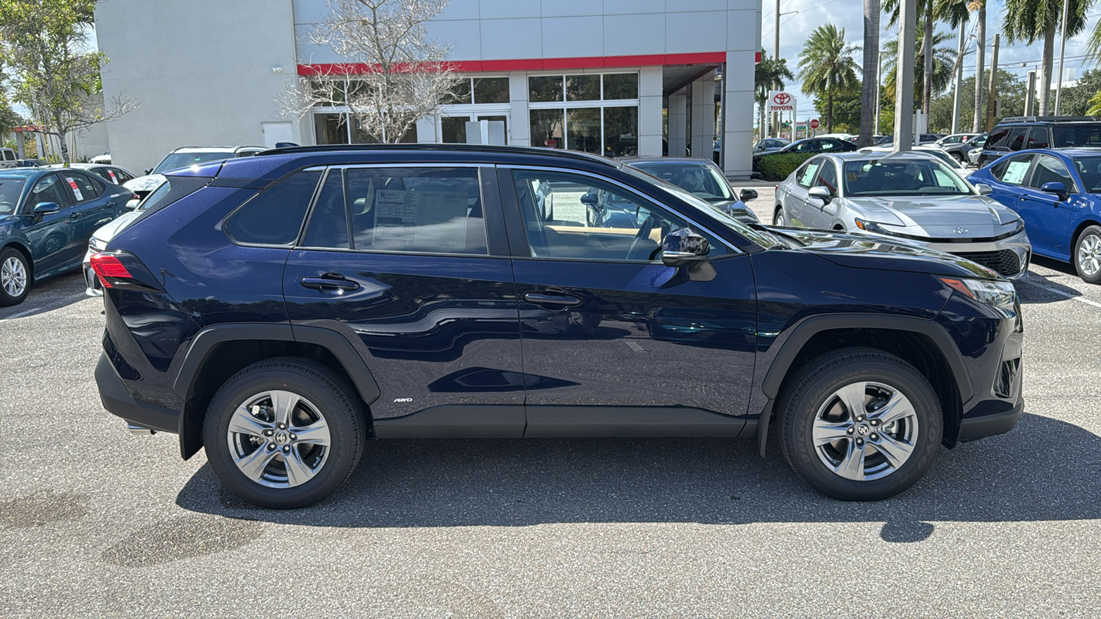 2024 Toyota RAV4 Hybrid XLE 11