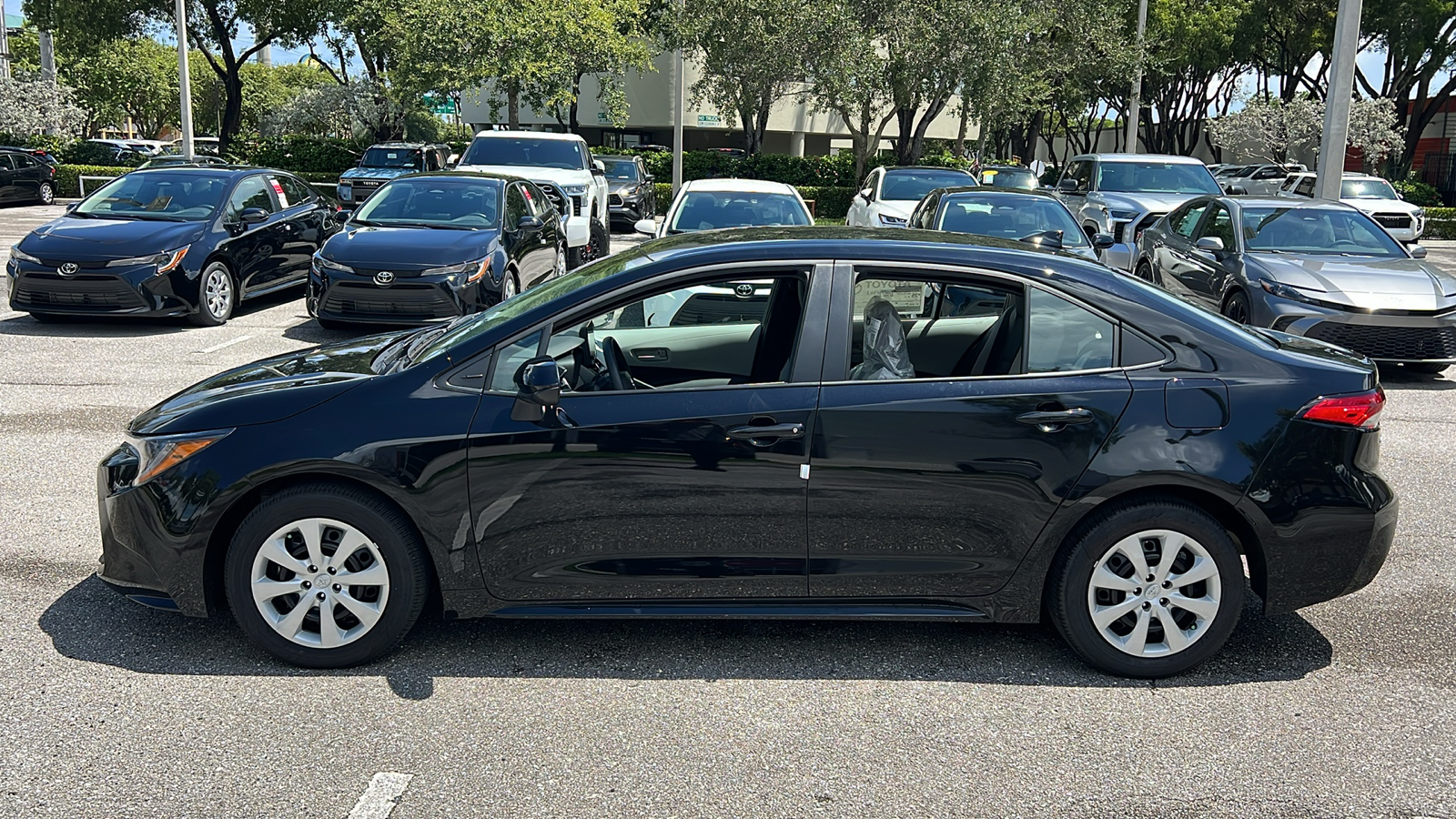 2024 Toyota Corolla LE 4