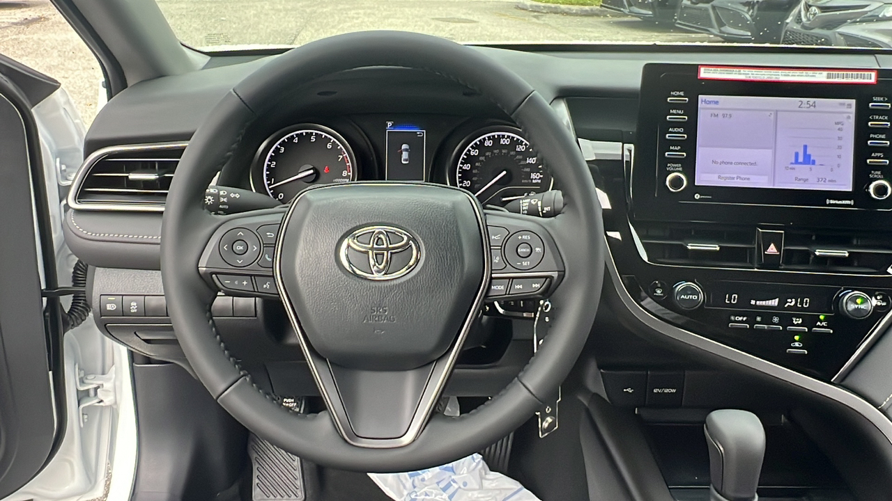 2024 Toyota Camry SE 18