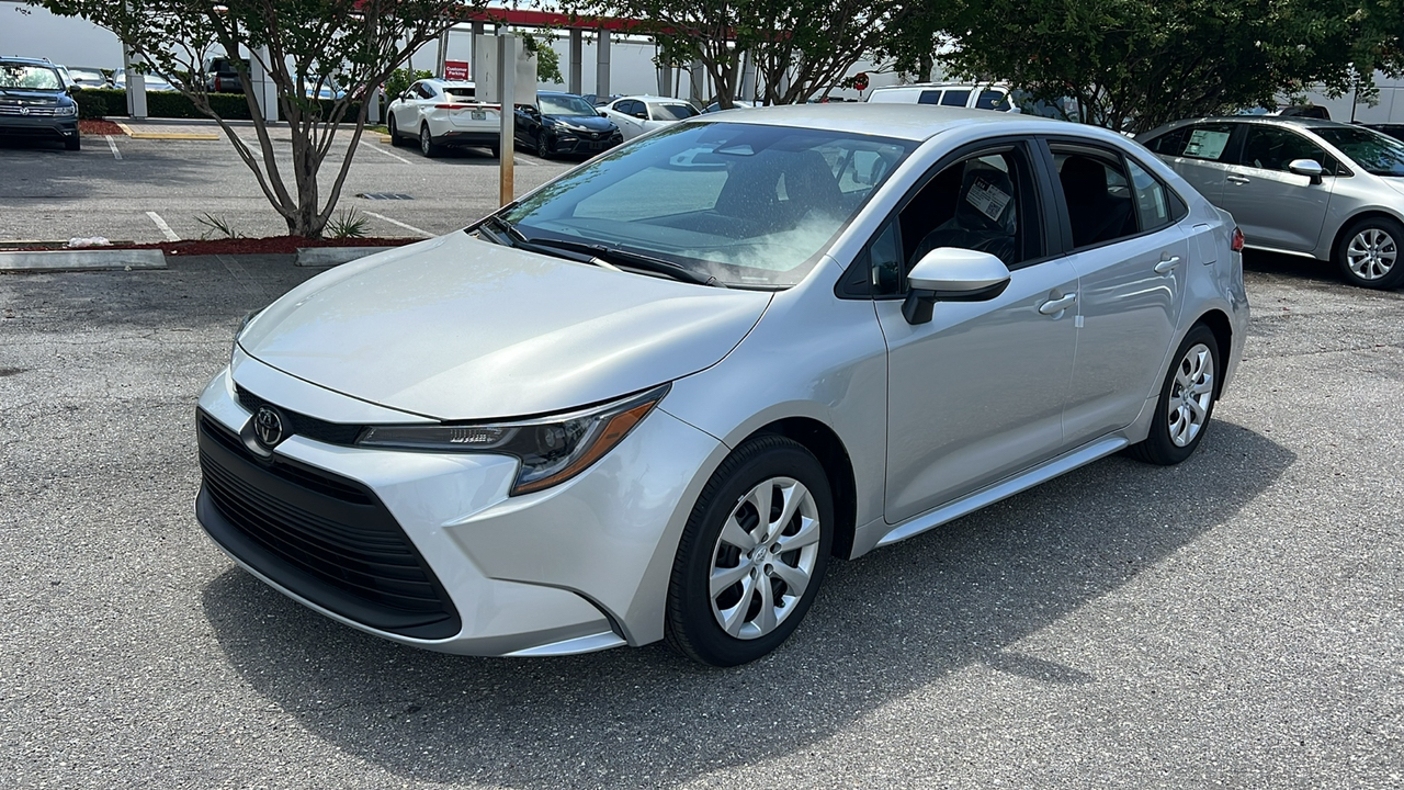 2024 Toyota Corolla LE 3