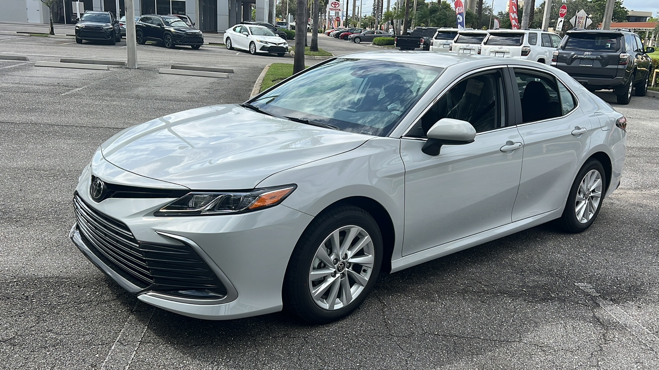 2024 Toyota Camry LE 3