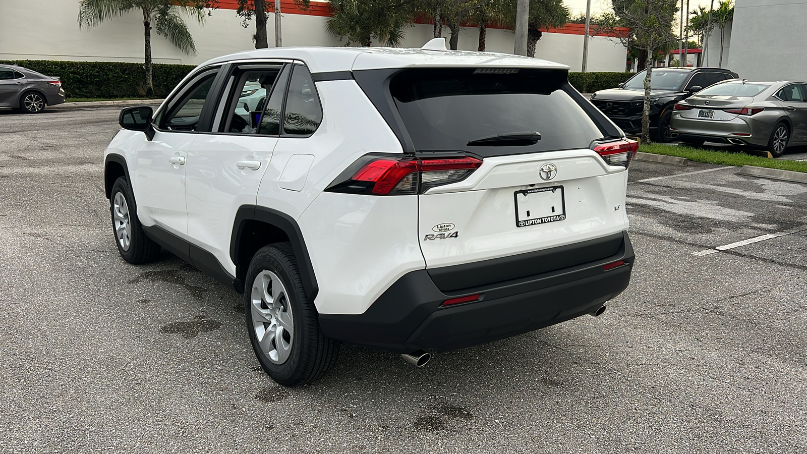 2024 Toyota RAV4 LE 5