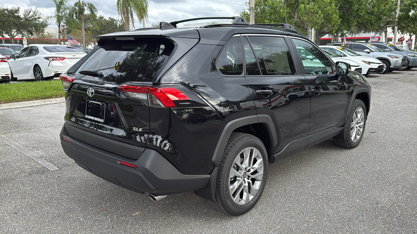 2024 Toyota RAV4 XLE Premium 10