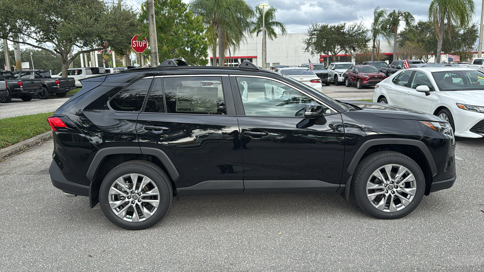 2024 Toyota RAV4 XLE Premium 11