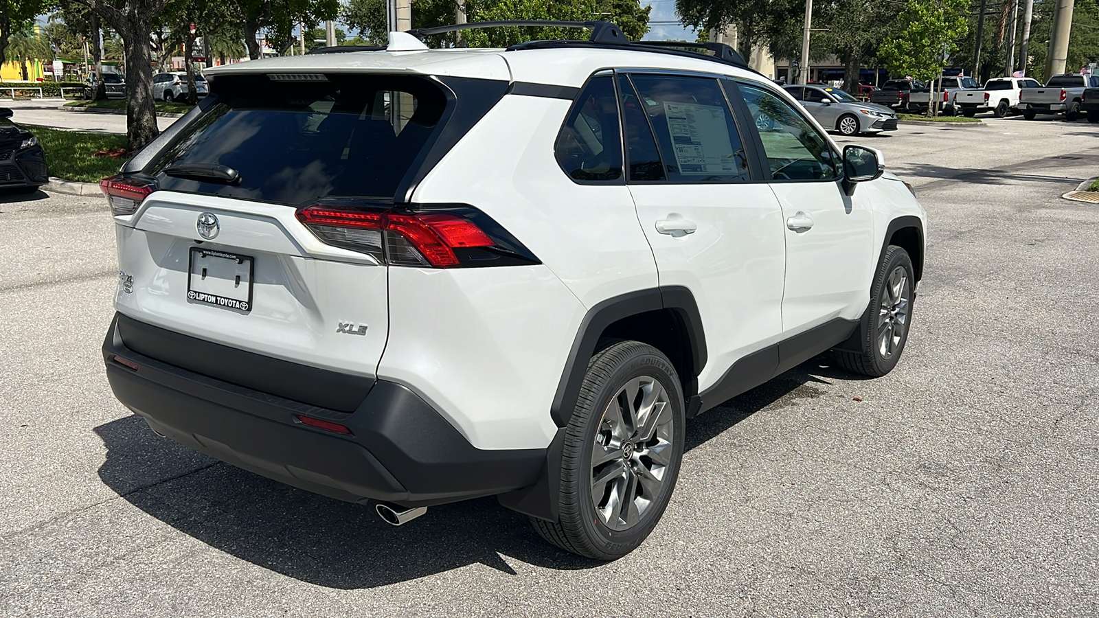 2024 Toyota RAV4 XLE Premium 10