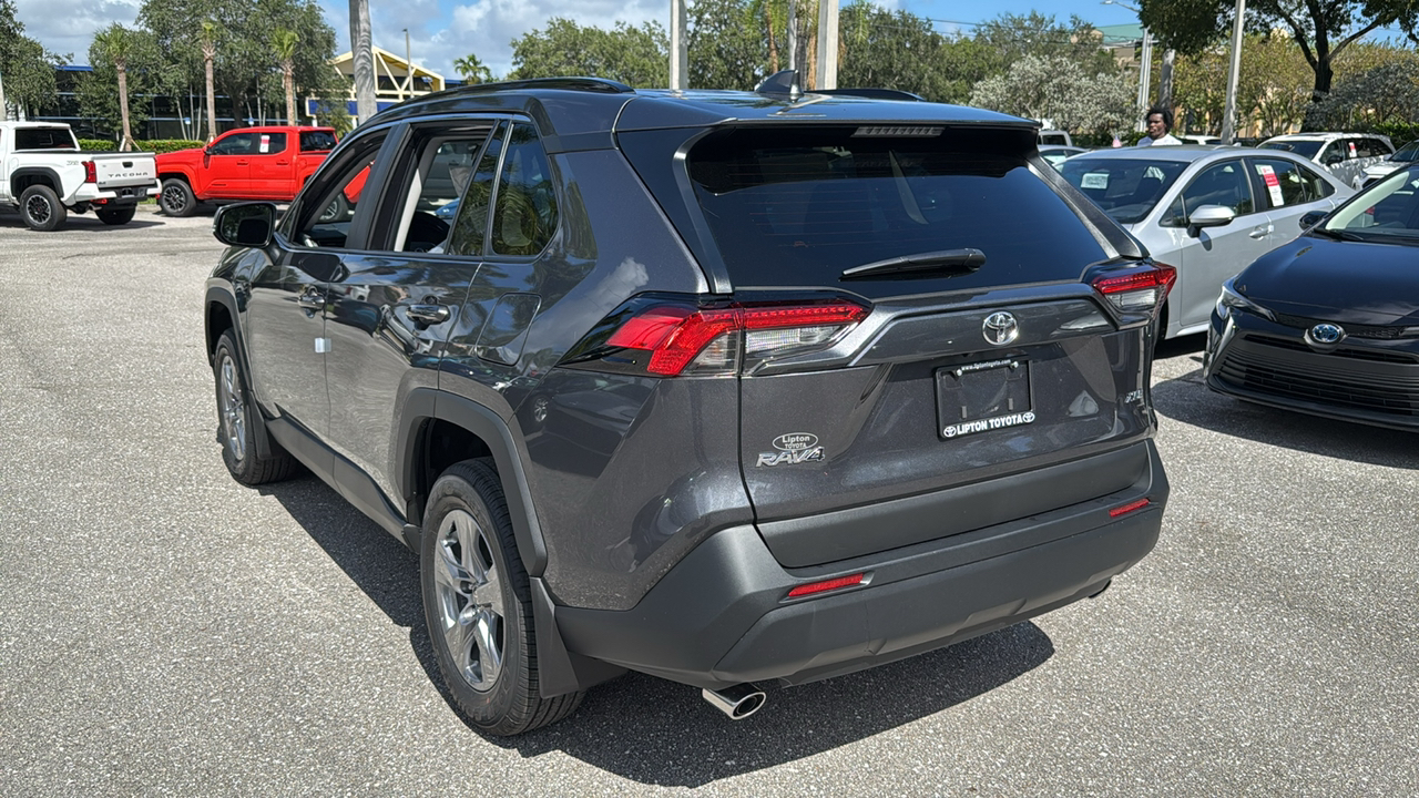 2024 Toyota RAV4 XLE 5