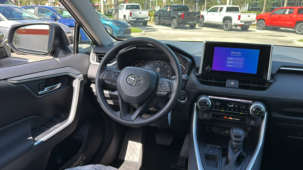 2024 Toyota RAV4 XLE 16