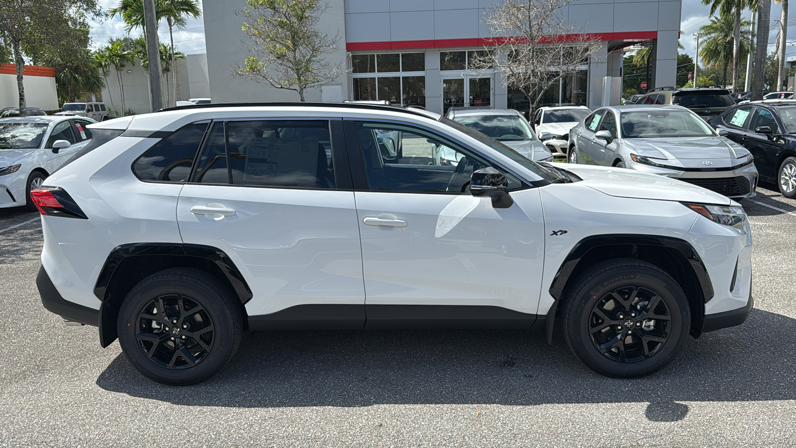 2024 Toyota RAV4 XLE 12