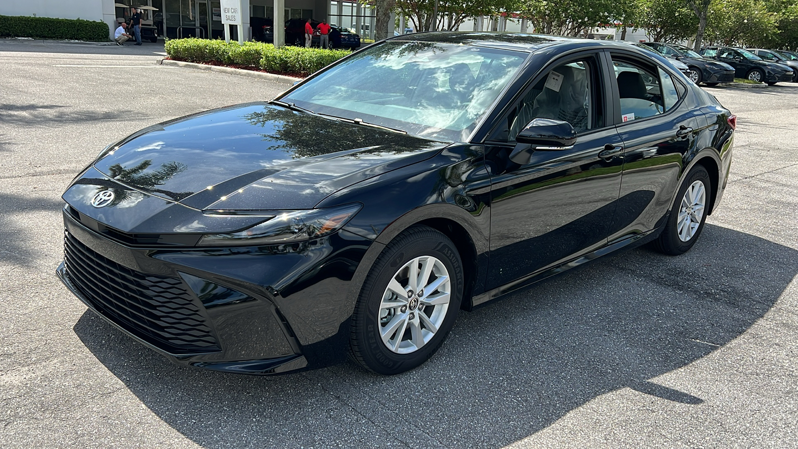 2025 Toyota Camry LE 3