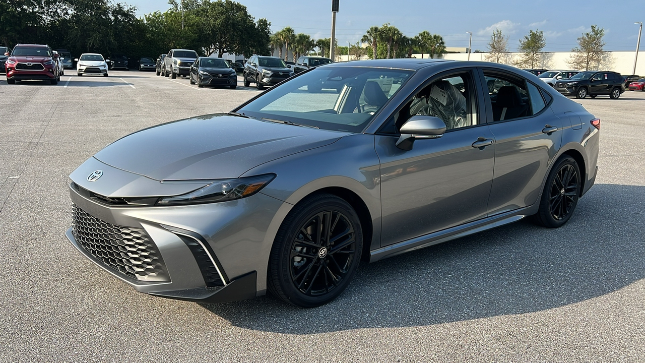 2025 Toyota Camry LE 3