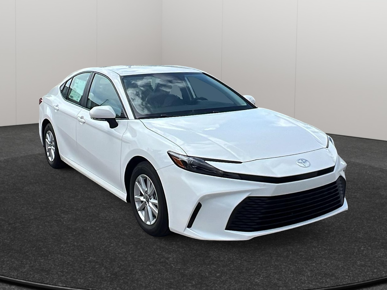 2025 Toyota Camry LE 1