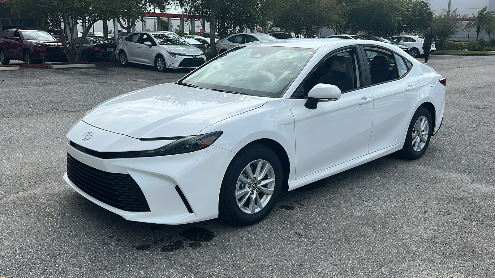 2025 Toyota Camry LE 3