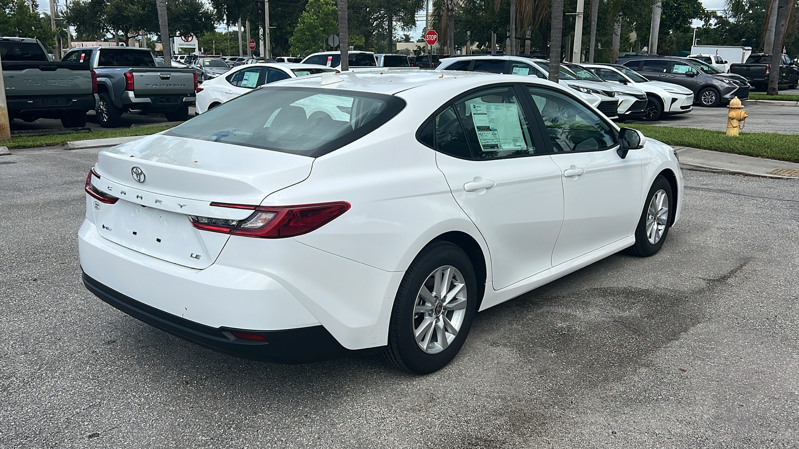 2025 Toyota Camry LE 10