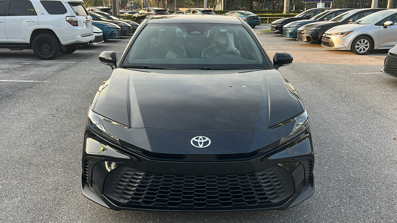 2025 Toyota Camry SE 2