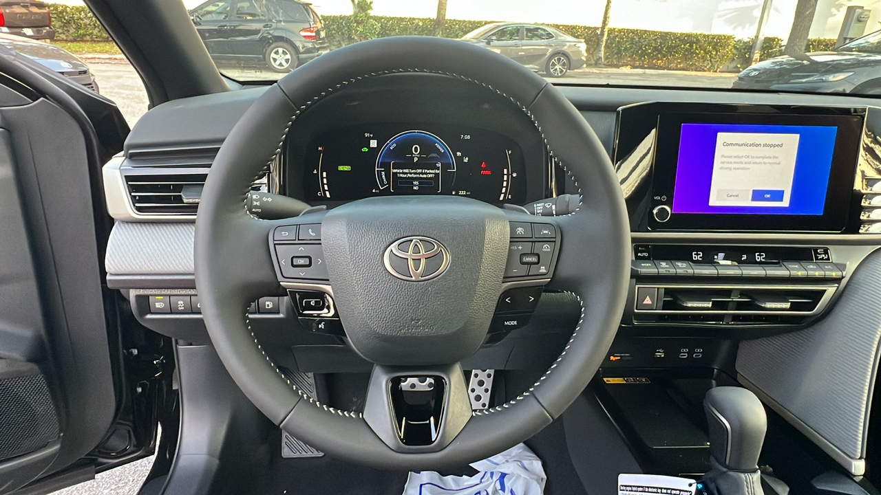 2025 Toyota Camry SE 21