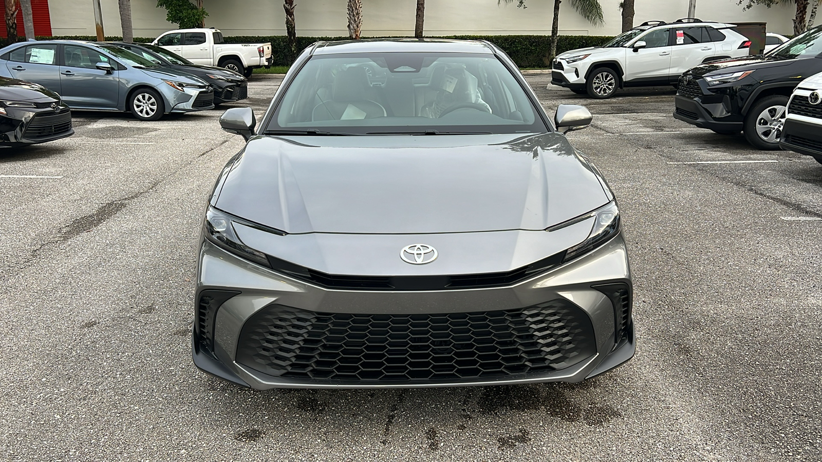 2025 Toyota Camry SE 2