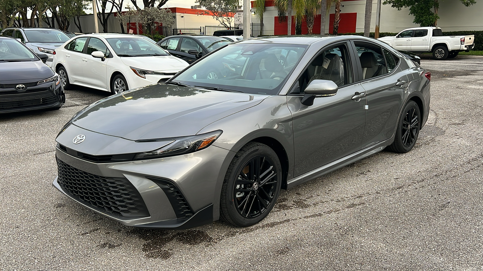 2025 Toyota Camry SE 3