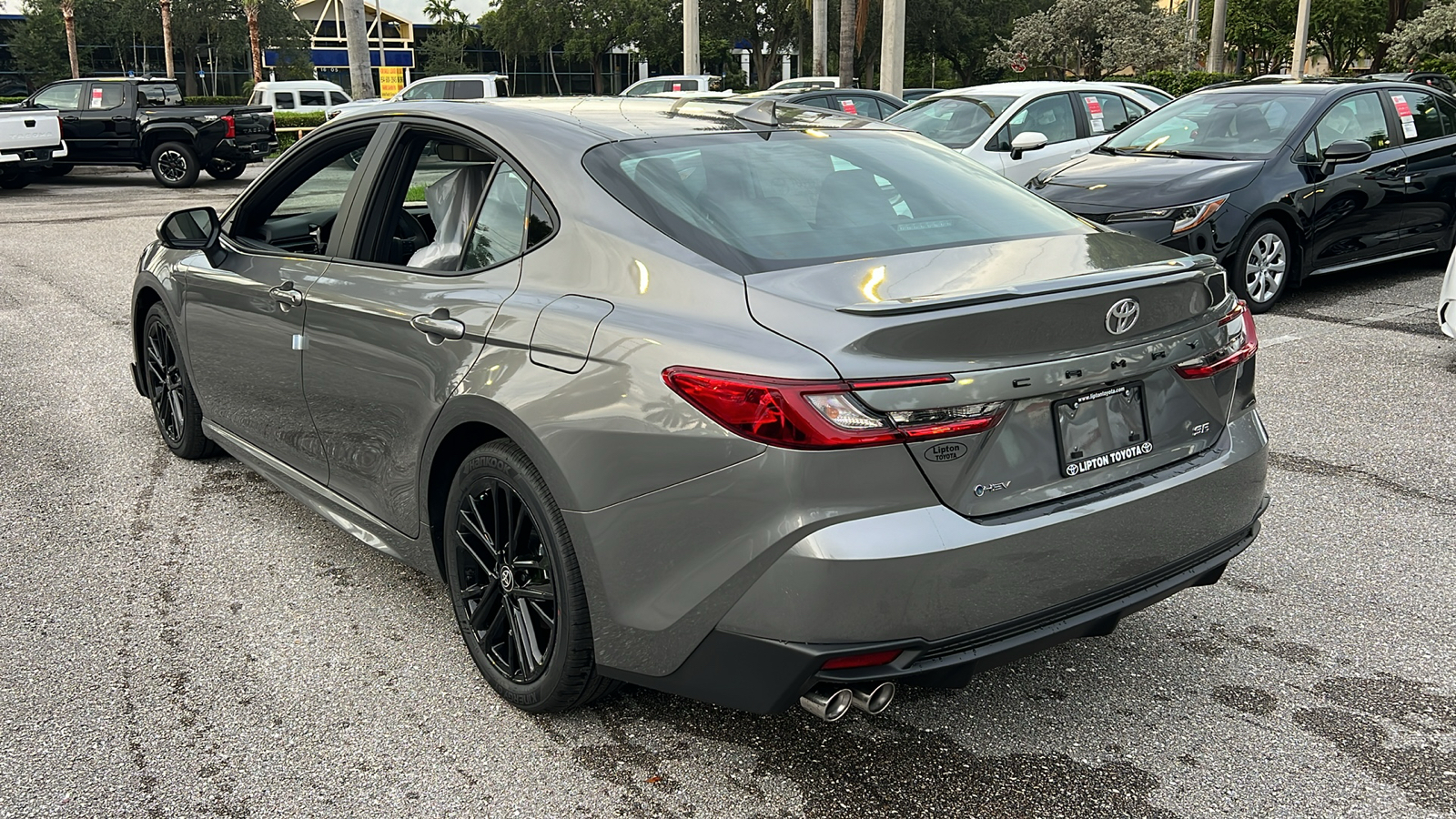 2025 Toyota Camry SE 5