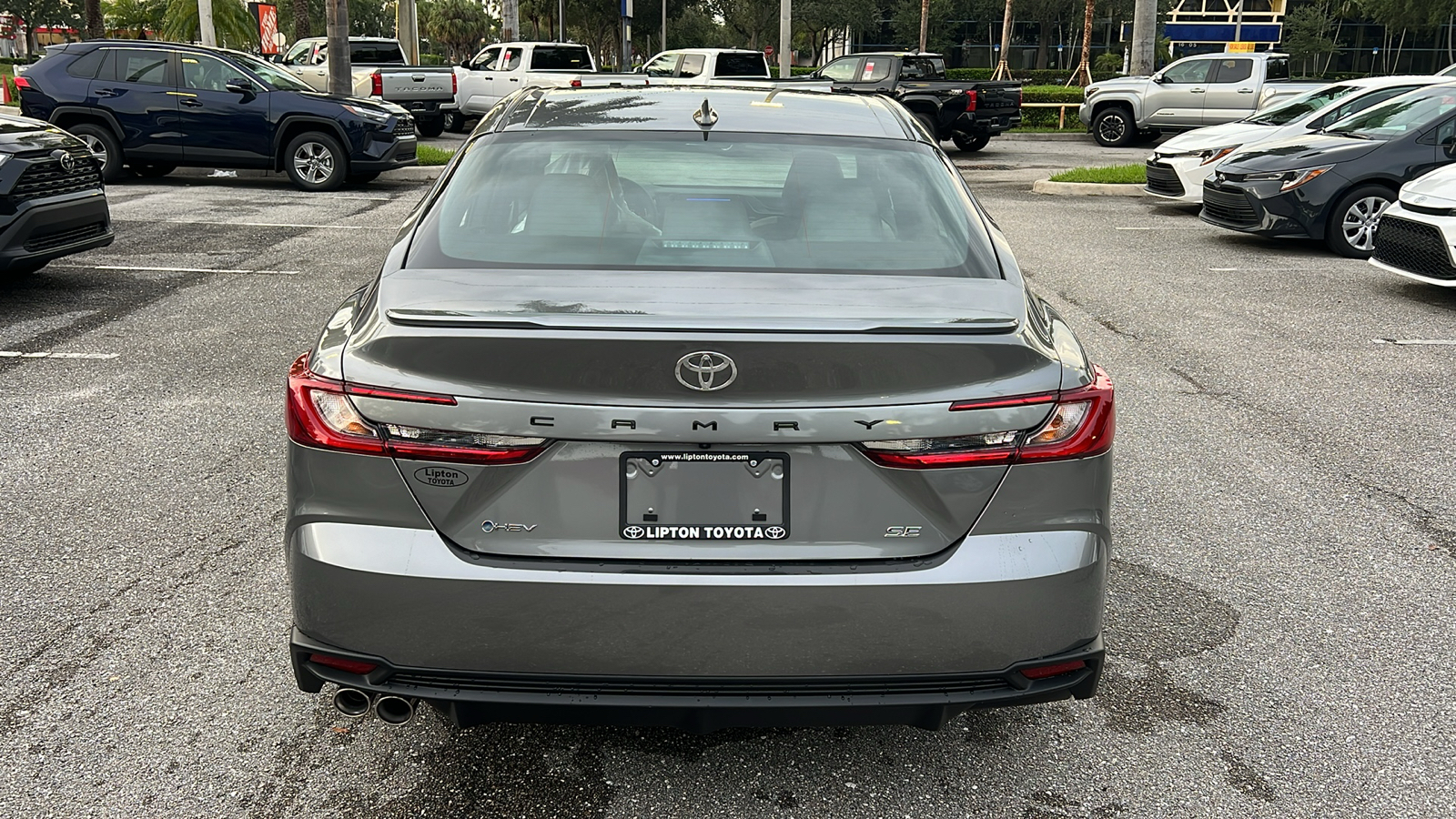 2025 Toyota Camry SE 6