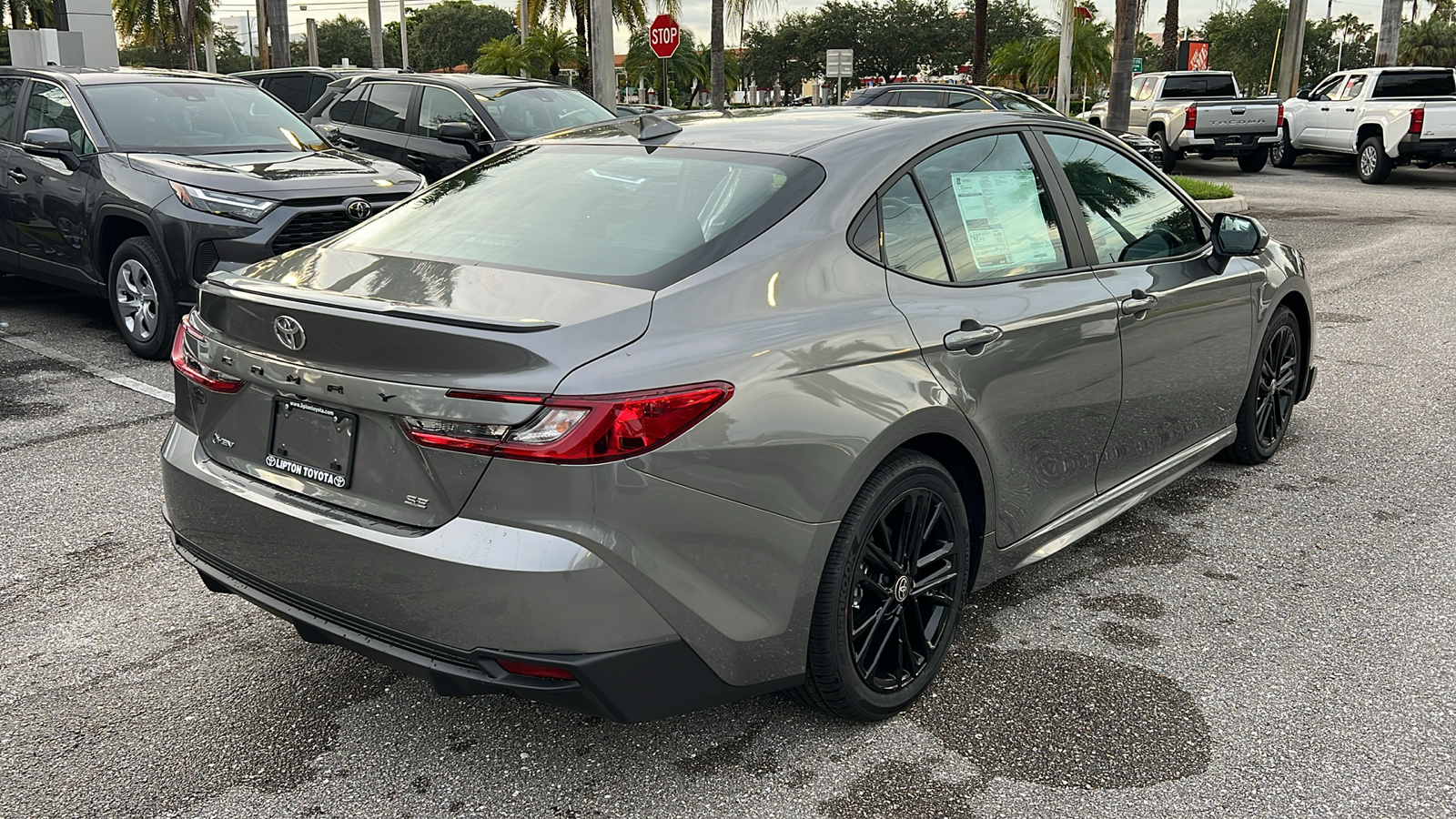 2025 Toyota Camry SE 10