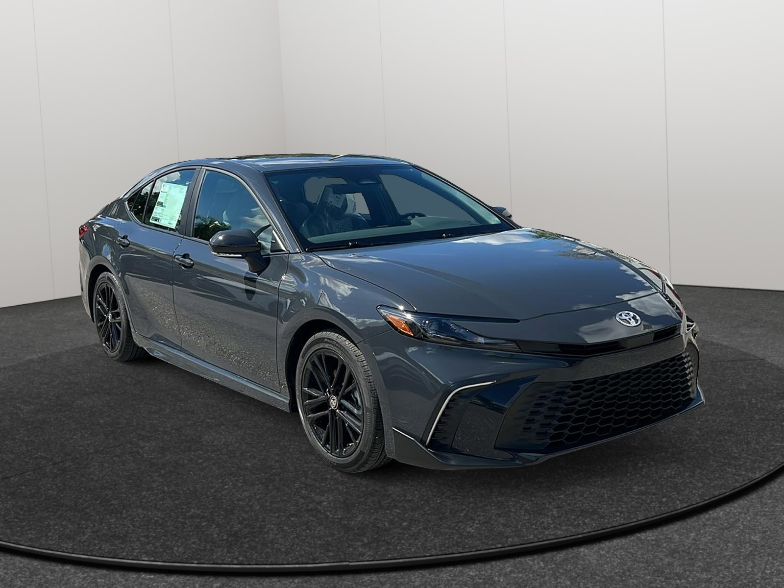 2025 Toyota Camry SE 1