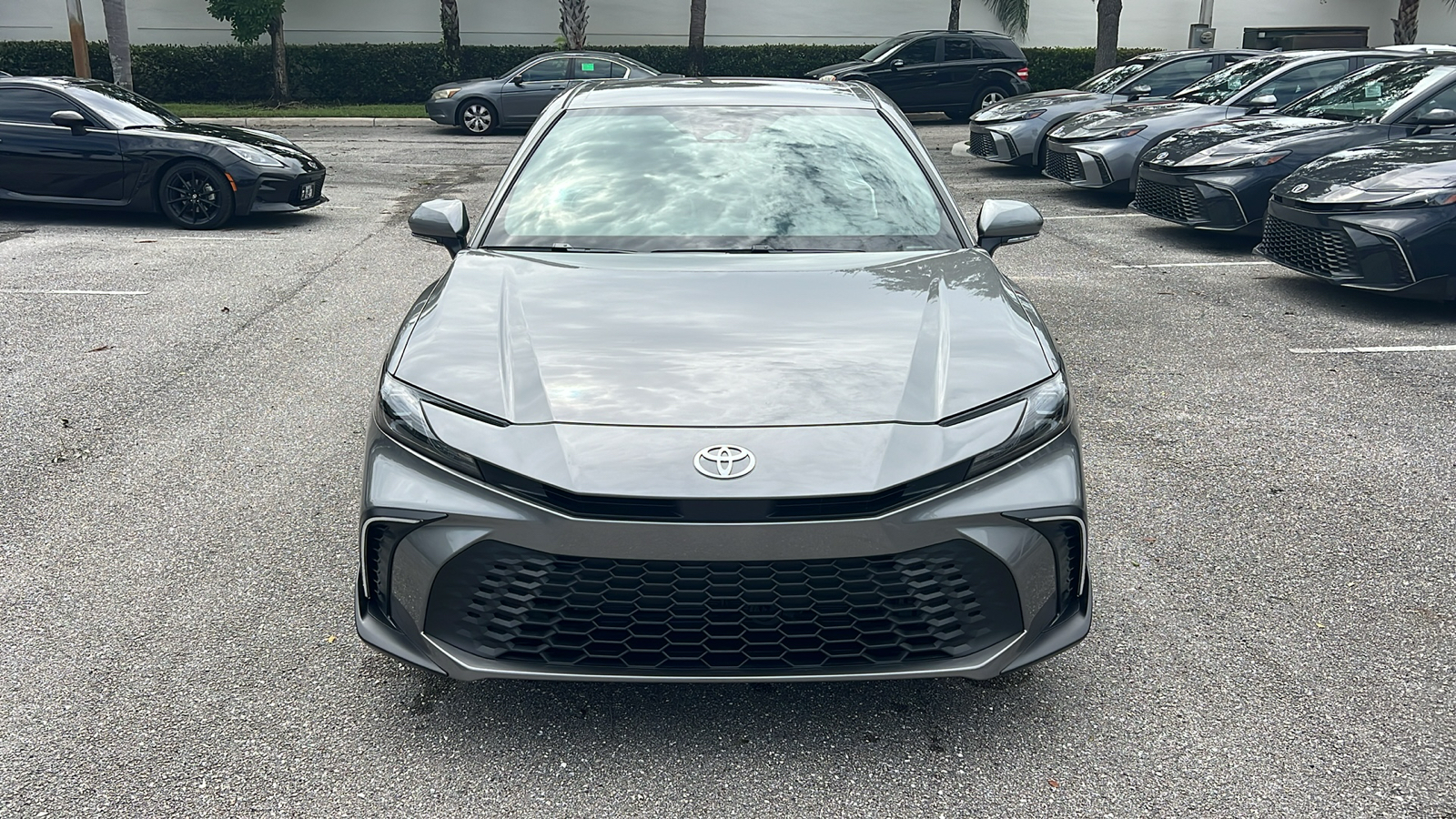 2025 Toyota Camry SE 2